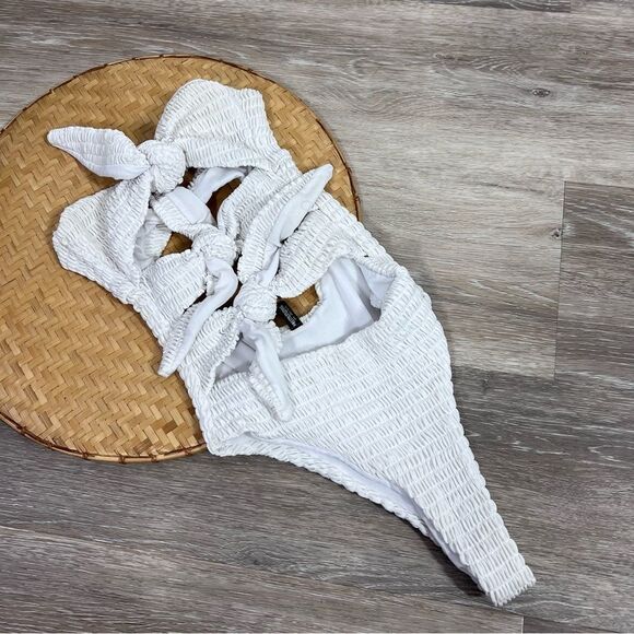 Prettylittlething white crinkle tie one piece swimsuit - Picture 2 of 5